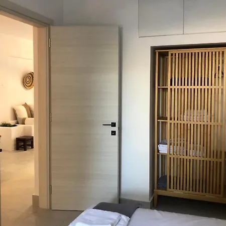 Holiday home ανεμπόδιστη θέα με κήπο και πισίνα