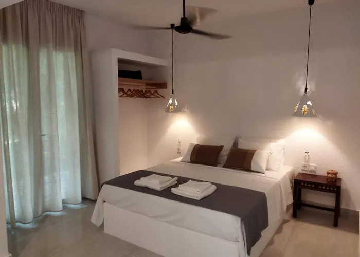 ανεμπόδιστη θέα με κήπο και πισίνα Tatil Evi
