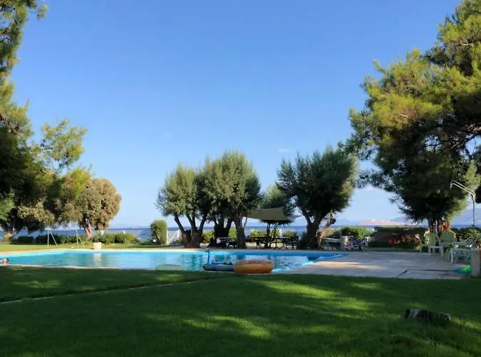 ανεμπόδιστη θέα με κήπο και πισίνα Agioi Theodoroi (Corinthia)