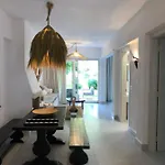 ανεμπόδιστη θέα με κήπο και πισίνα Agioi Theodoroi (Corinthia)
