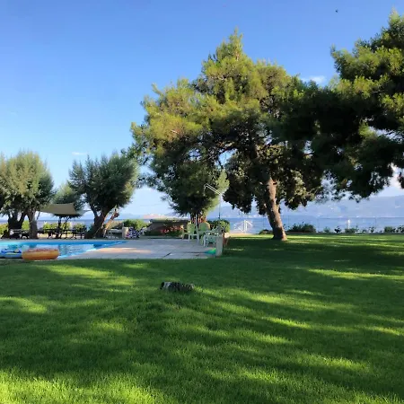 Dom wakacyjny ανεμπόδιστη θέα με κήπο και πισίνα Agioi Theodoroi (Corinthia)