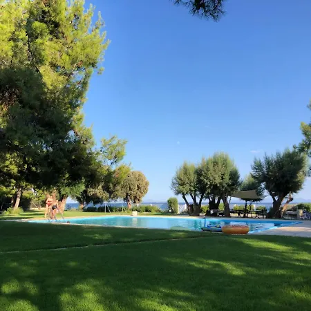 Дом отдыха ανεμπόδιστη θέα με κήπο και πισίνα