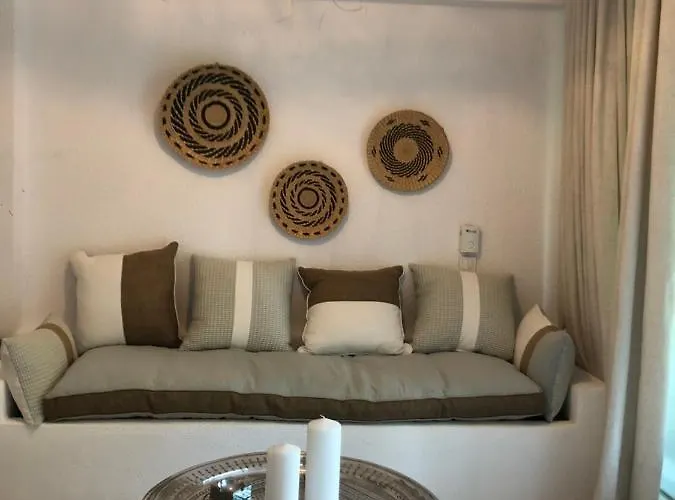 ανεμπόδιστη θέα με κήπο και πισίνα Дом отдыха Агиои Теодорои