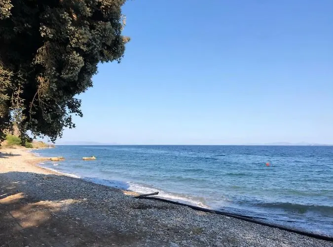 Дом отдыха ανεμπόδιστη θέα με κήπο και πισίνα Агиои Теодорои